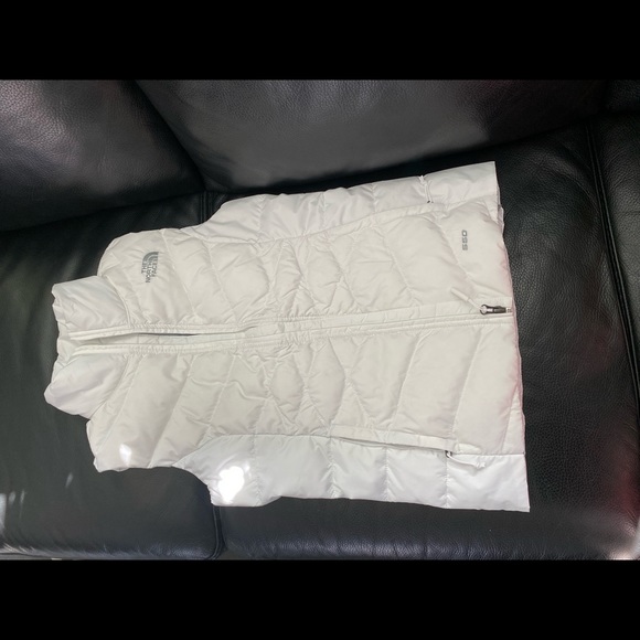 The Northface vest - Picture 3 of 4